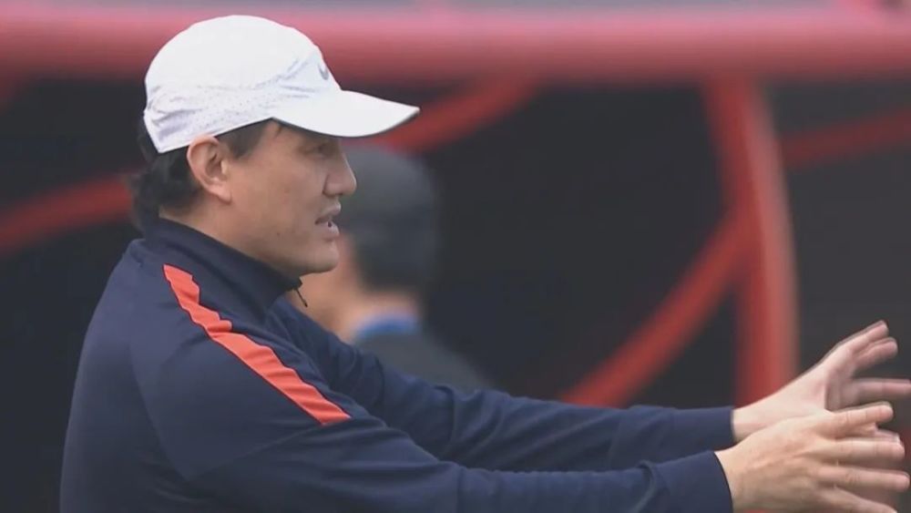 事件德天空：拜仁准备支付巨额转会费签阿劳霍，不惜一切代价据德国天空体育记者FlorianPlettenberg独家报道，拜仁准备支付巨额转会费签下巴萨后卫阿劳霍，图赫尔向阿劳霍表示将不惜一切代价。